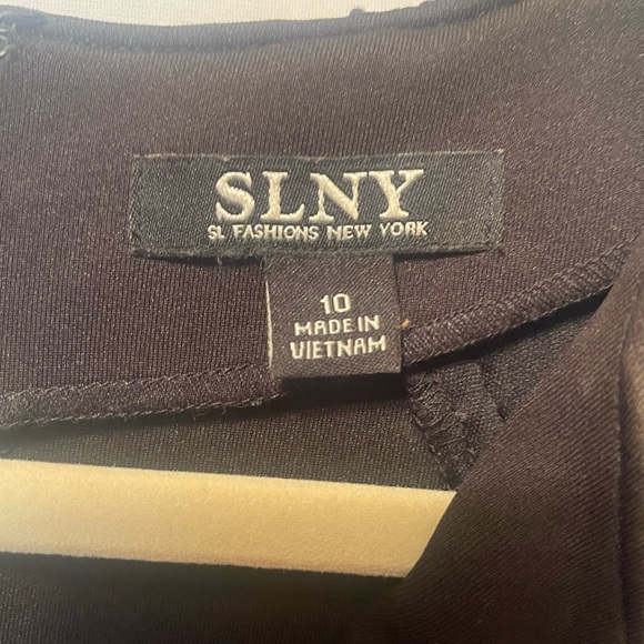 SLNY, Elegant Black Sleeveless Dress - Picture 3 of 10